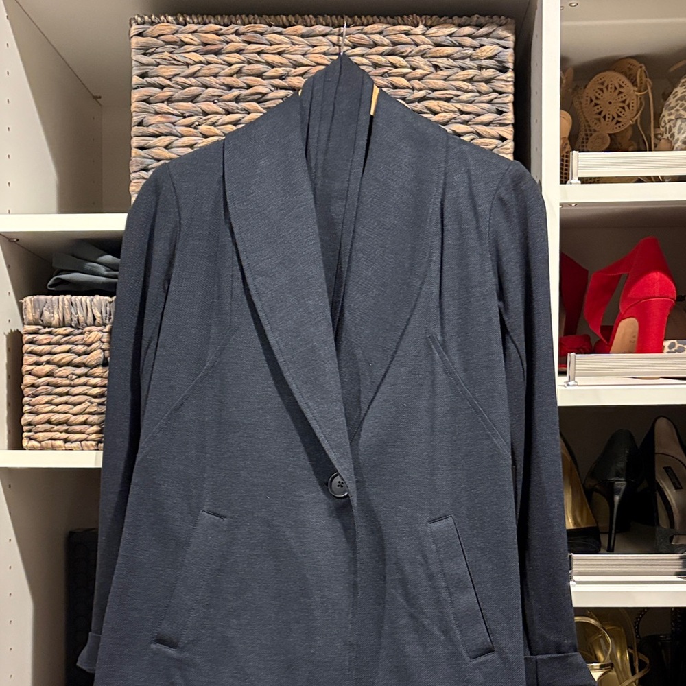 CAbi Black Single-Button Women's Blazer